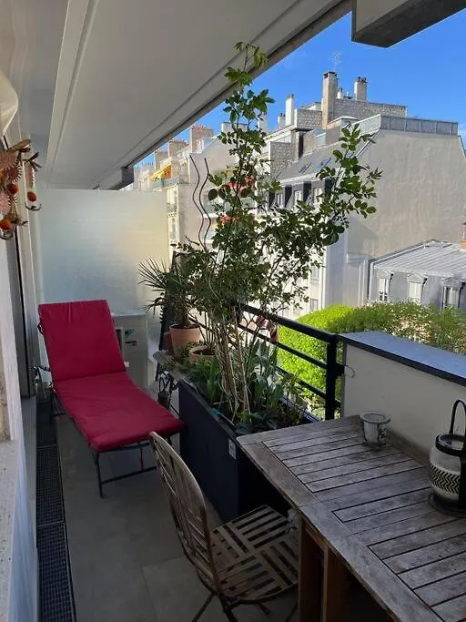 Vue Tour Eiffel - Calme & Chic Apartment Paris