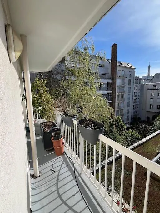 Vue Tour Eiffel - Calme & Chic Apartment Paris France