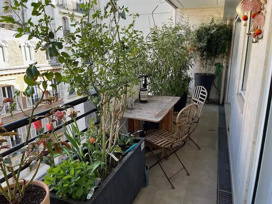 Vue Tour Eiffel - Calme & Chic Apartment Paris France
