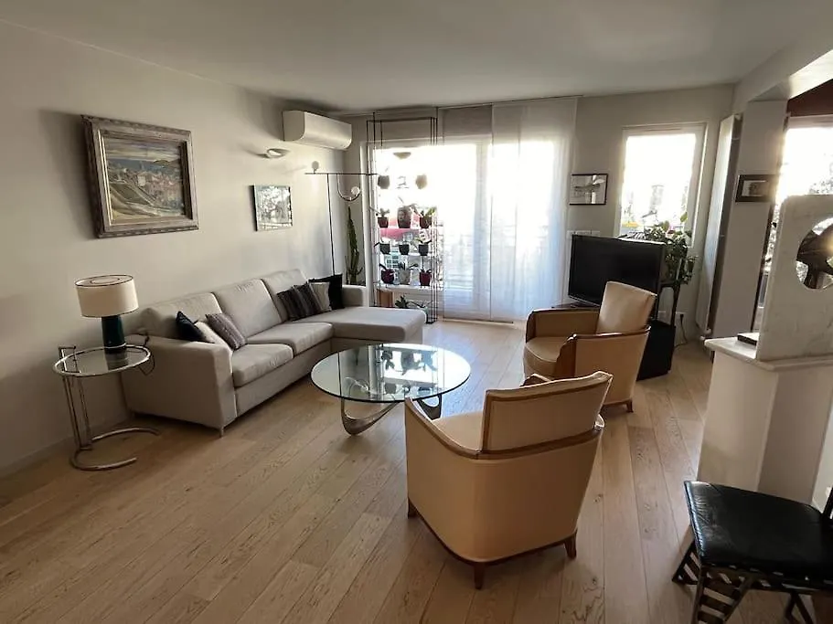 Vue Tour Eiffel - Calme & Chic Apartment Paris